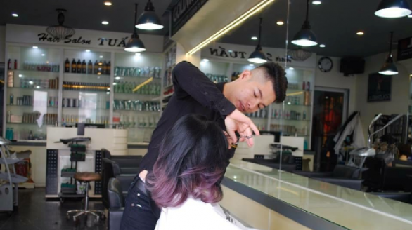 Ông chủ salon tóc khởi nghiệp từ gian khó