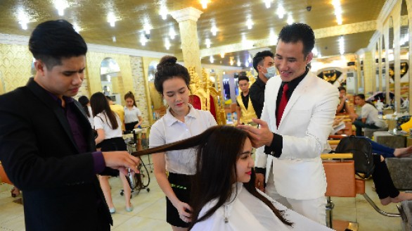 Chuỗi salon tóc của chàng thanh niên cá biệt