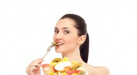 Nên ăn trái cây trước hay sau bữa cơm?