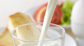 Uống sữa giúp giảm nguy cơ mắc bệnh gút