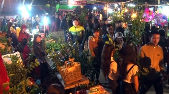 Độc đáo lễ hội chợ Đình Bích La, Quảng Trị