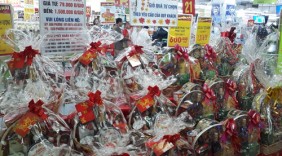 Hàng Việt chiếm ưu thế trong giỏ quà Tết