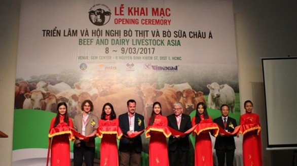 Khai mạc Triển lãm và Hội nghị bò thịt, bò sữa Châu Á