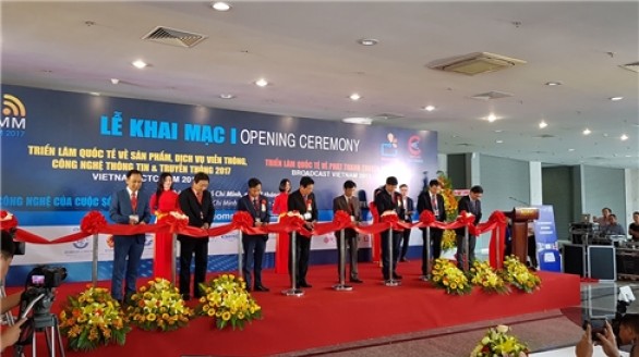 Gần 13.000 khách tham quan triển lãm Vietnam ICT Comm 2017 - Broadcast 2017