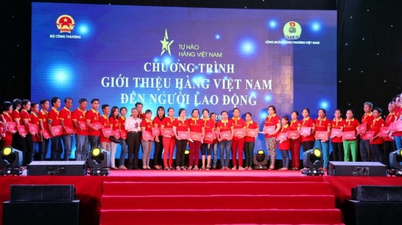 Sôi động chương trình Giới thiệu hàng Việt đến người lao động