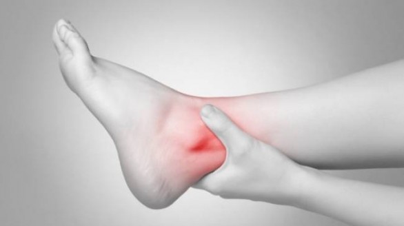 Khắc phục cơn đau ở vùng cổ chân cực kỳ hiệu quả