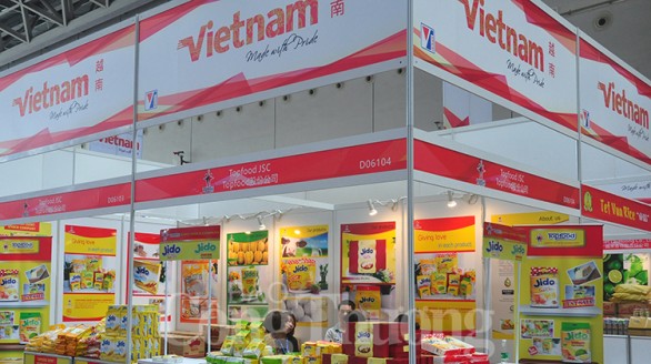 Khai trương khu gian hàng Việt tại Hội chợ Trung Quốc - ASEAN lần thứ 14