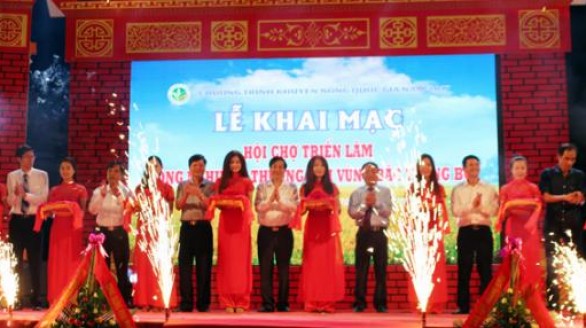 Khai mạc Hội chợ công nông nghiệp - thương mại đầu tư Bến Cát 2017