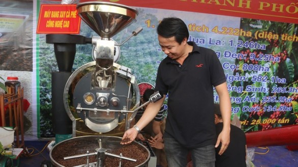 Người dân háo hức tại Ngày hội cà phê Mai Sơn