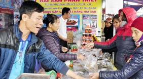 Hà Nội: Hàng Việt về ngoại thành phục vụ Tết
