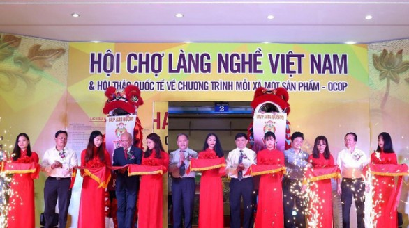 Hơn 150 gian hàng tham gia Hội chợ làng nghề Việt Nam 2018