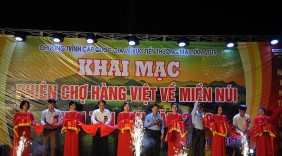 Phú Thọ - lan tỏa phiên chợ hàng Việt lên miền núi