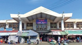 Sôi động chợ biên An Giang