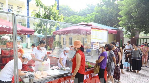 Người Hà Nội có thể mua hàng hóa thiết yếu qua 600 điểm bán hàng trực tuyến