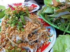 Gỏi cá chép nội hoàng: Đặc sản của vùng quê